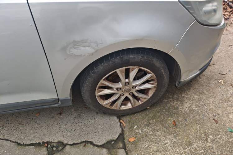 Used Baojun 730 2014 1.5L manual Comfort version 7 seats Right Front Wheel Hub
