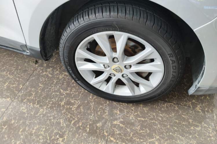 Used Baojun 730 2014 1.5L manual Comfort ESP version 7 seats Right Front Wheel Hub