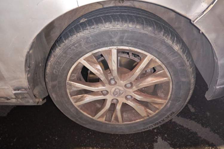 Used Baojun 730 2014 1.5L manual standard version 5 seats Right Front Wheel Hub