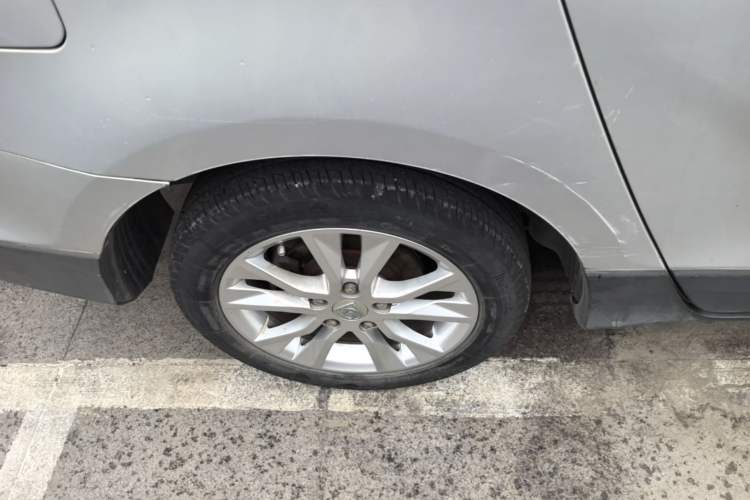 Used Baojun 730 2014 1.5L manual Comfort ESP version 7 seats Right Rear Wheel Hub