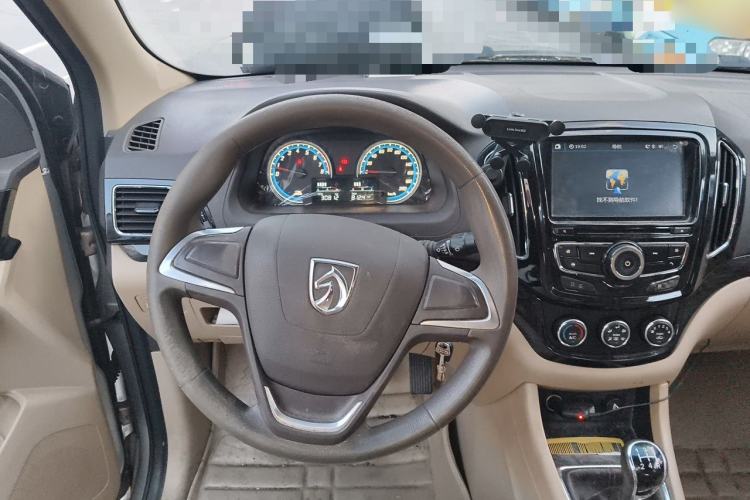Used Baojun 730 2014 1.5L manual Comfort version 7 seats Steering Wheel