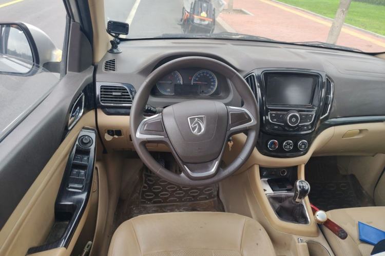 Used Baojun 730 2014 1.5L manual Comfort version 7 seats Steering Wheel