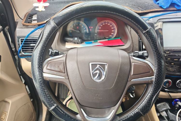 Used Baojun 730 2014 1.5L manual Comfort version 7 seats Steering Wheel