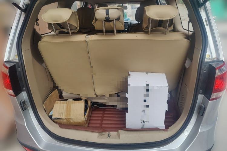 Used Baojun 730 2014 1.5L manual Comfort ESP version 7 seats Trunk