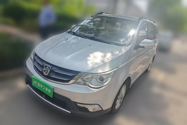Used Baojun 730 2014 1.5L manual standard trim 7 seats