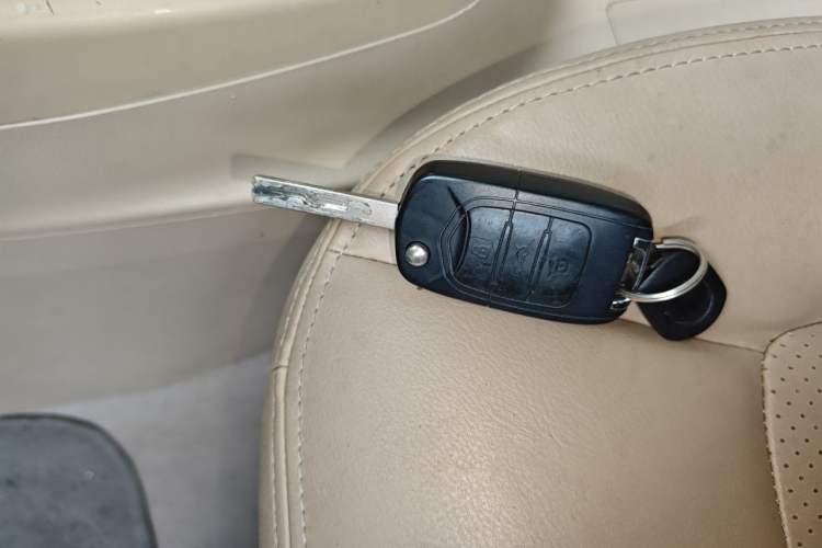 Used Baojun 730 2014 1.5L manual Comfort version 7 seats Vehicle Key
