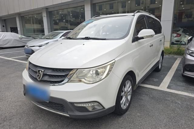 Used Baojun 730 2014 1.5L manual luxury trim 7 seats