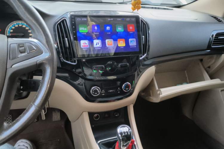 Used Baojun 730 2014 1.5L Manual Luxury Navigation ESP Version 7 Seats Audio And AC Panel