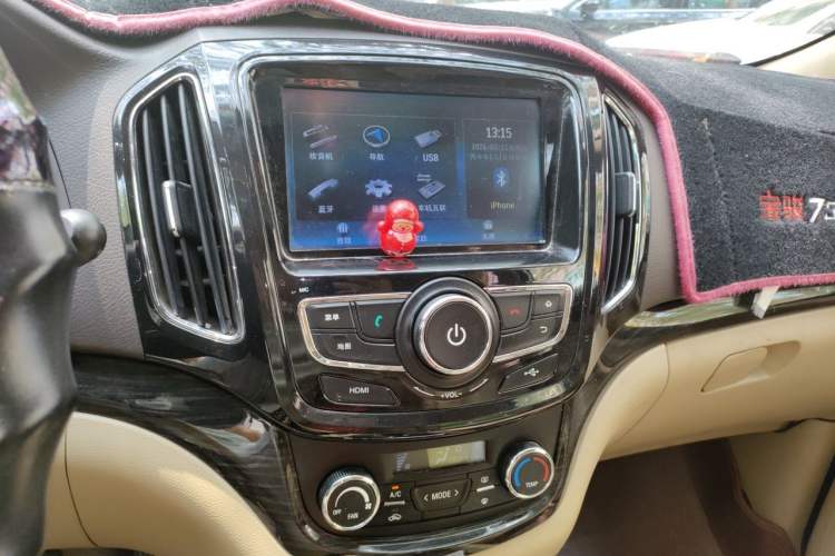 Used Baojun 730 2014 1.5L Manual Luxury Navigation ESP Version 7 Seats Audio And AC Panel