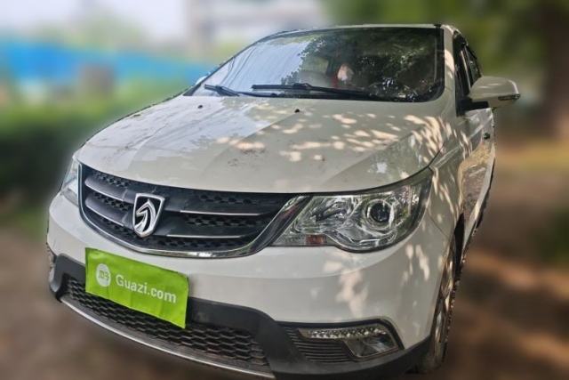 Used Baojun 730 2014 1.5L Manual Luxury Navigation ESP Version 7 Seats
