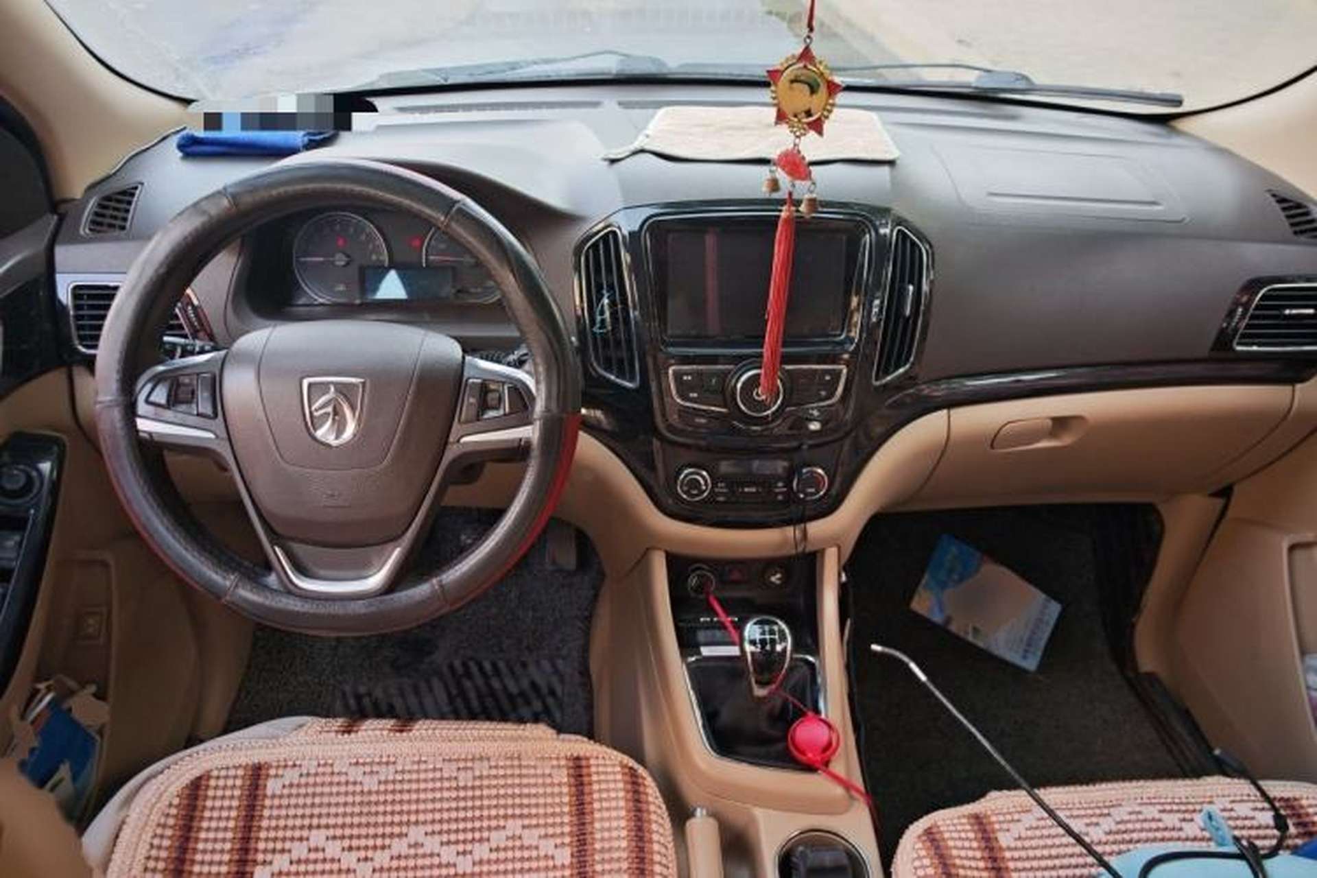Used Baojun 730 2014 1.5L Manual Luxury Navigation ESP Version 7 Seats Center Console