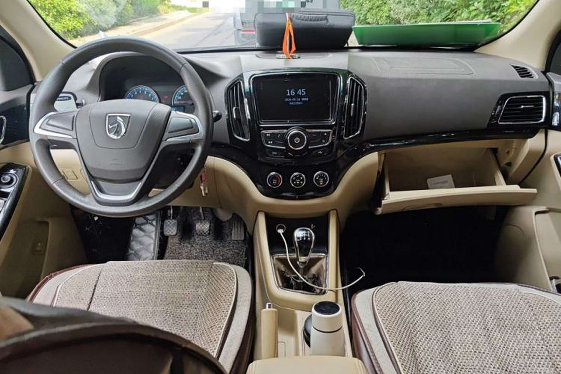 Used Baojun 730 2014 1.5L manual Comfort version 7 seats Center Console