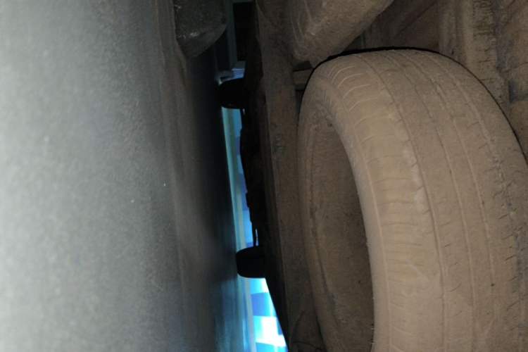Used Baojun 730 2014 1.5L manual Comfort ESP version 7 seats Chassis Rear