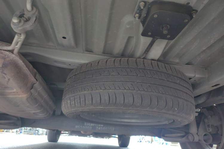 Used Baojun 730 2014 1.5L manual Comfort version 7 seats Chassis Rear