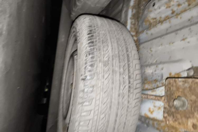 Used Baojun 730 2014 1.5L manual Comfort version 7 seats Chassis Rear