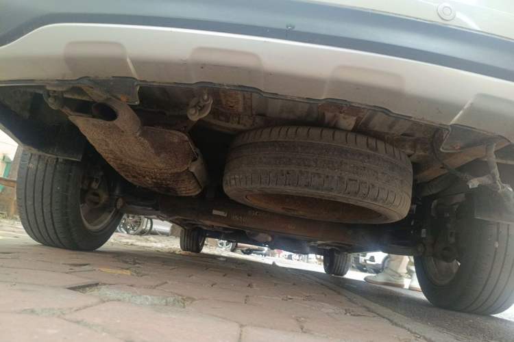 Used Baojun 730 2014 1.5L manual Comfort version 7 seats Chassis Rear