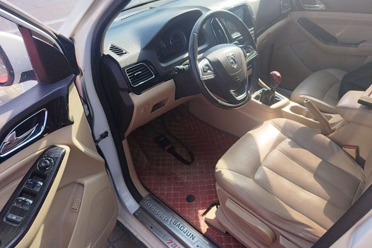 Used Baojun 730 2014 1.5L Manual Luxury Navigation ESP Version 7 Seats Driver Seat