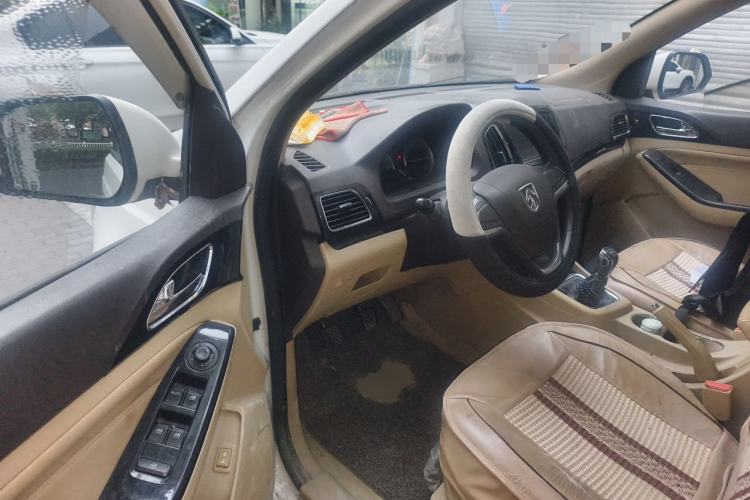 Used Baojun 730 2014 1.5L manual Comfort version 7 seats Driver Seat
