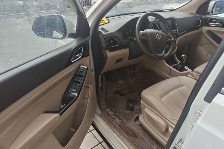 Used Baojun 730 2014 1.8L manual Comfort trim 7-seater Driver Seat