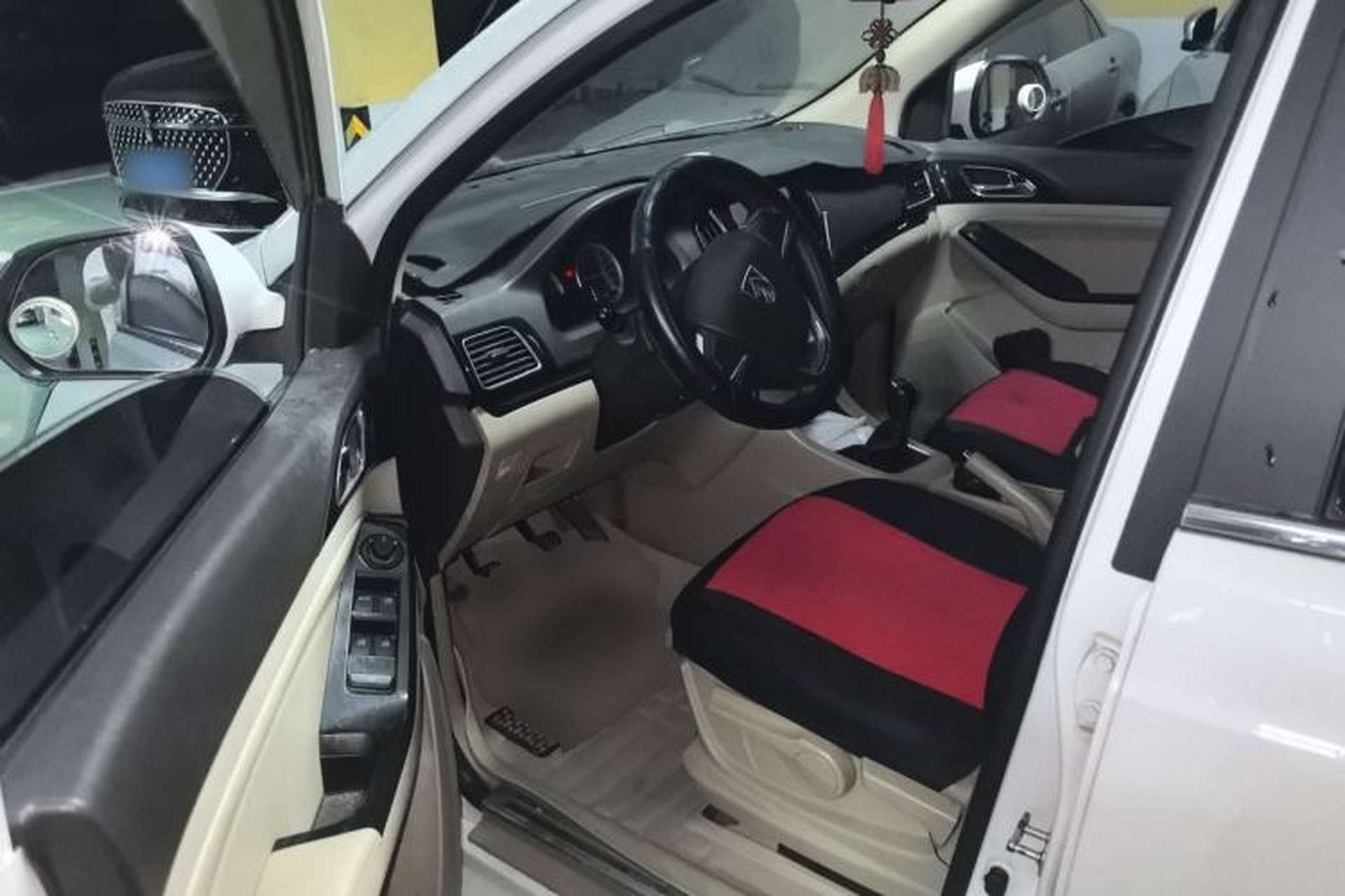 Used Baojun 730 2014 1.5L manual Comfort version 7 seats Driver Seat
