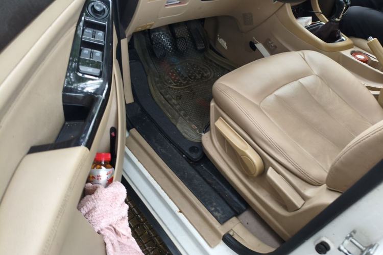 Used Baojun 730 2014 1.5L Manual Luxury Navigation ESP Version 7 Seats Driver Seat