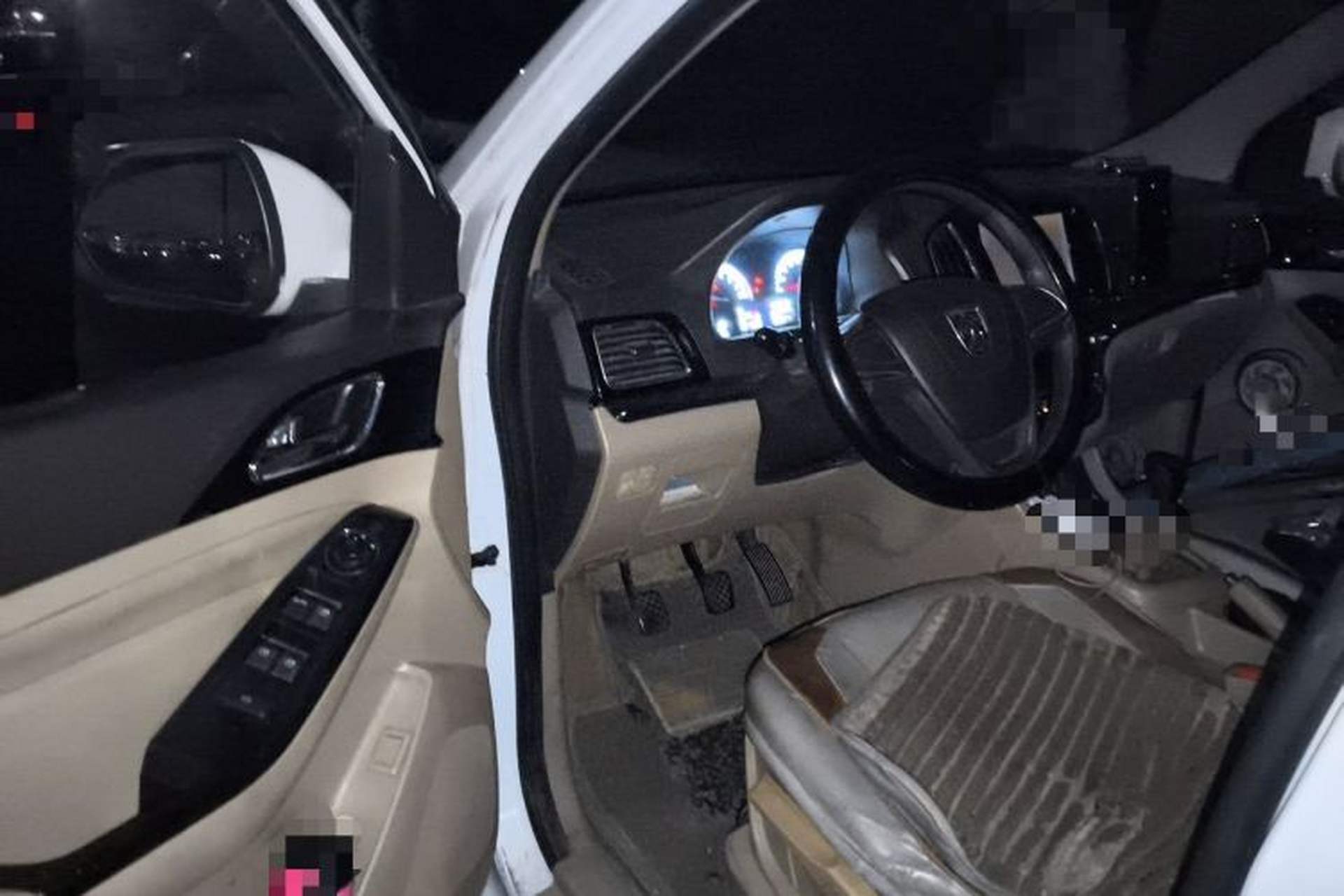 Used Baojun 730 2014 1.5L manual Comfort version 7 seats Driver Seat