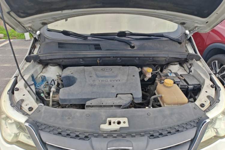 Used Baojun 730 2014 1.5L manual Comfort ESP version 7 seats Engine Bay