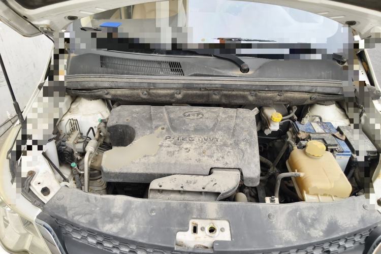 Used Baojun 730 2014 1.5L manual Comfort ESP version 7 seats Engine Bay