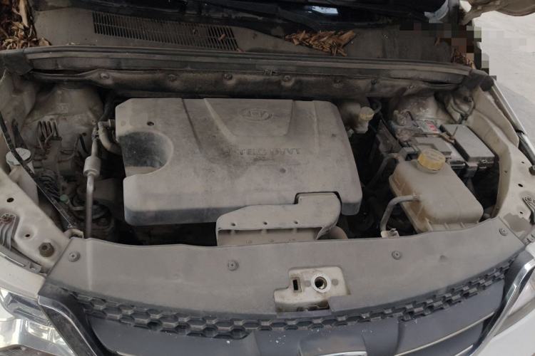 Used Baojun 730 2014 1.5L manual Comfort version 7 seats Engine Bay