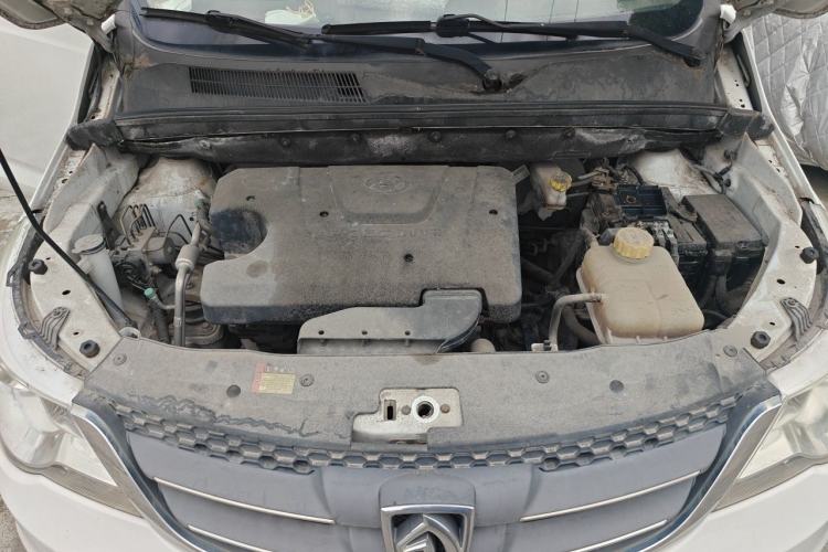 Used Baojun 730 2014 1.5L manual standard trim 7 seats Engine Bay
