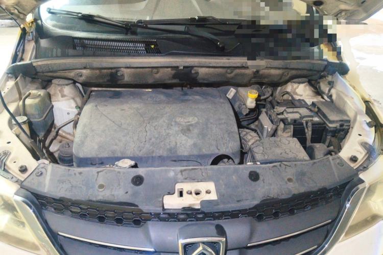 Used Baojun 730 2014 1.8L manual Comfort trim 7-seater Engine Bay