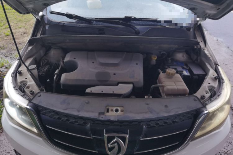 Used Baojun 730 2014 1.5L manual Comfort ESP version 7 seats Engine Bay