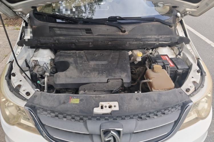 Used Baojun 730 2014 1.5L manual standard trim 7 seats Engine Bay