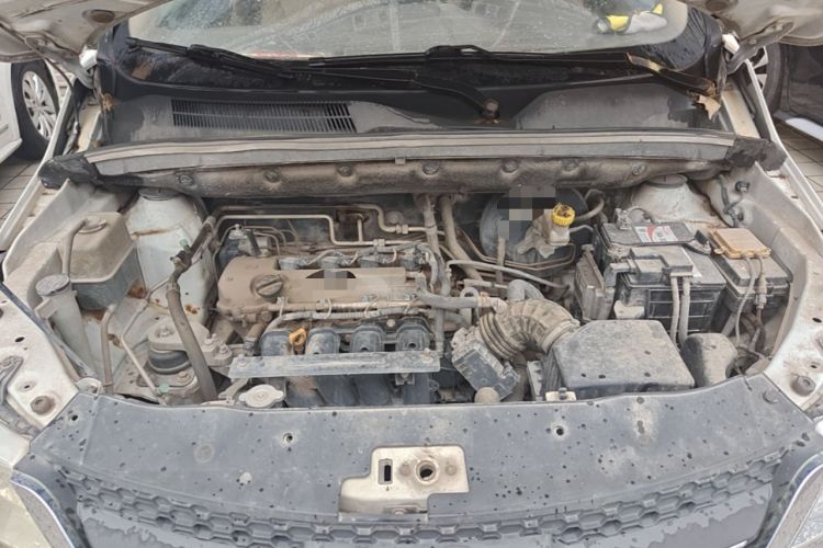Used Baojun 730 2014 1.8L manual Comfort trim 7-seater Engine Bay