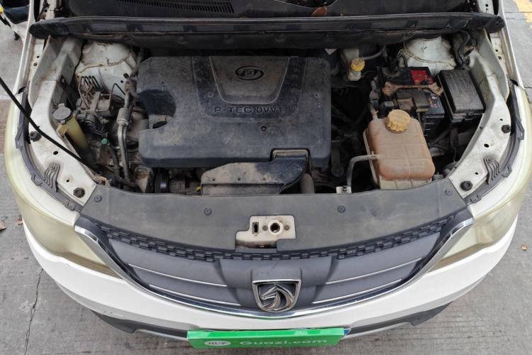 Used Baojun 730 2014 1.5L manual luxury trim 7 seats Engine Bay