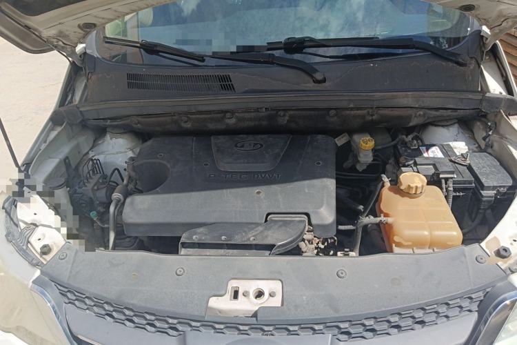 Used Baojun 730 2014 1.5L manual Comfort version 7 seats Engine Bay