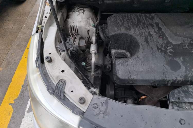 Used Baojun 730 2014 1.5L manual standard trim 7 seats Engine Bay Right