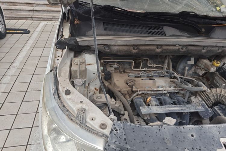 Used Baojun 730 2014 1.8L manual Comfort trim 7-seater Engine Bay Right