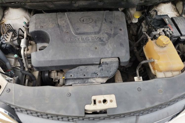Used Baojun 730 2014 1.5L manual Comfort ESP version 7 seats Engine Bay
