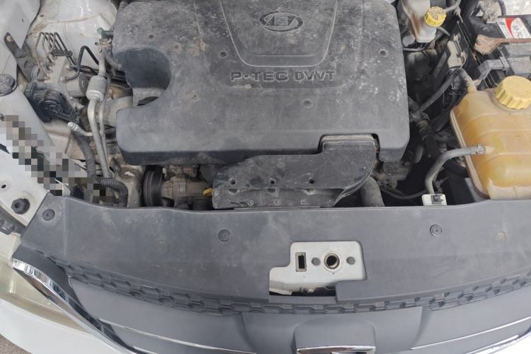 Used Baojun 730 2014 1.5L manual Comfort version 7 seats Engine Bay