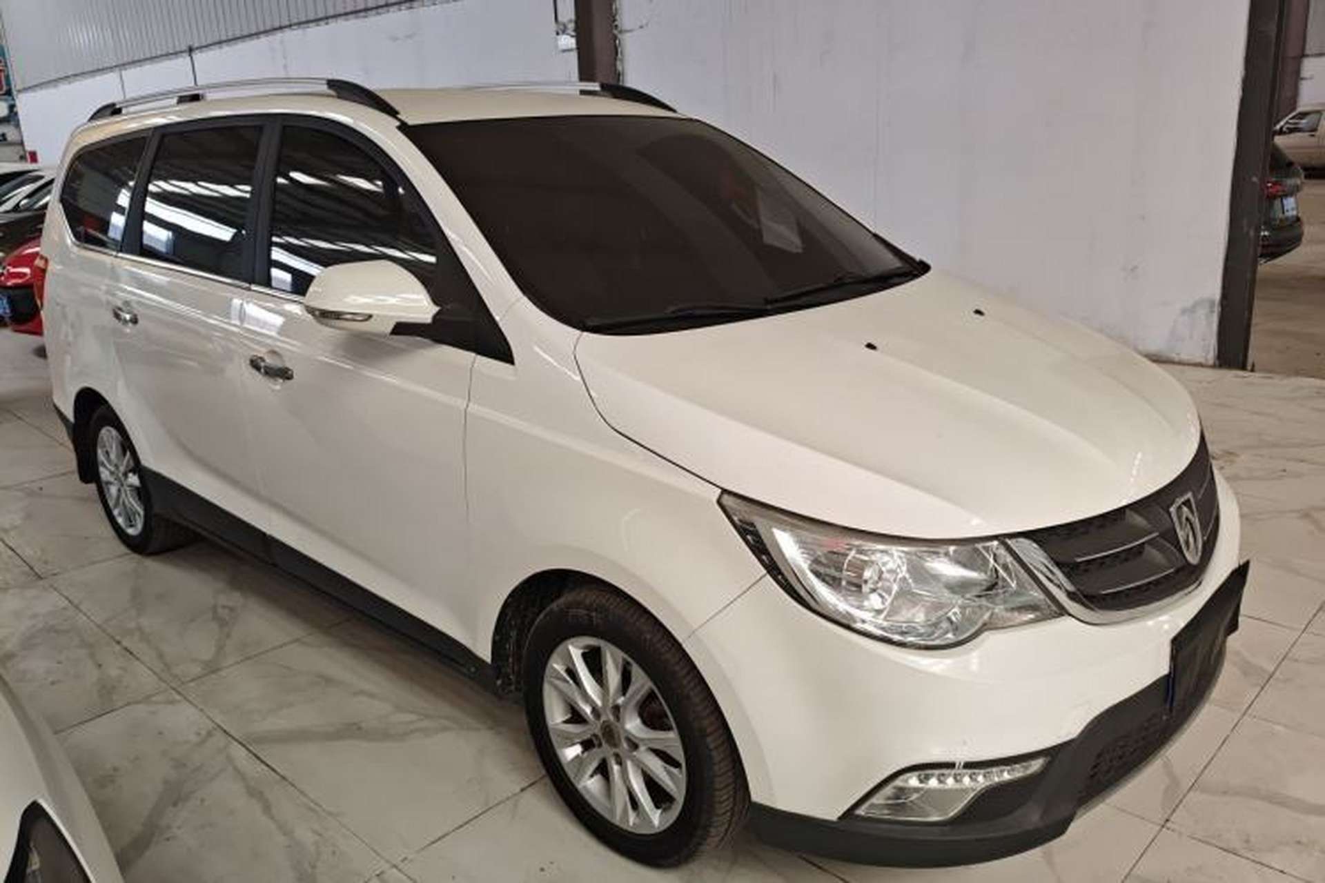 Used Baojun 730 2014 1.5L manual Comfort ESP version 7 seats Exterior 1