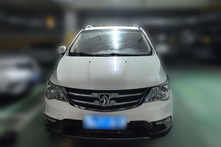 Used Baojun 730 2014 1.5L manual Comfort version 7 seats Exterior 1