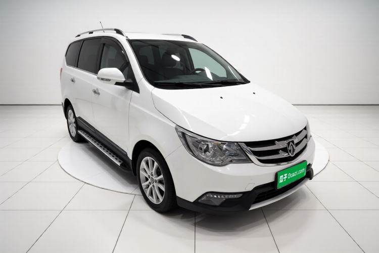Used Baojun 730 2014 1.5L manual Comfort version 7 seats Exterior 2