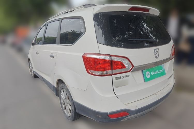 Used Baojun 730 2014 1.5L manual luxury trim 7 seats Exterior 3