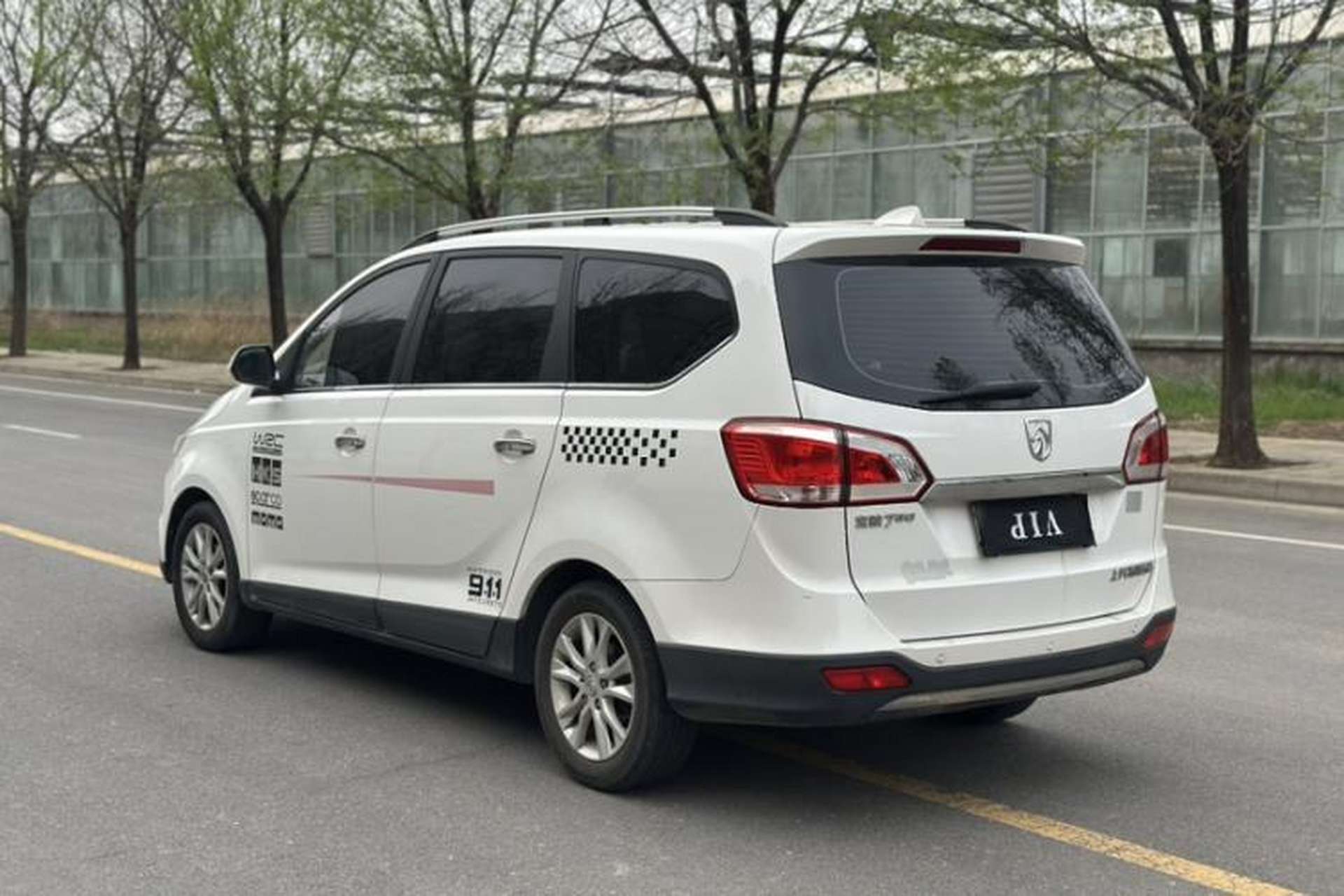 Used Baojun 730 2014 1.5L manual Comfort ESP version 7 seats Exterior 3