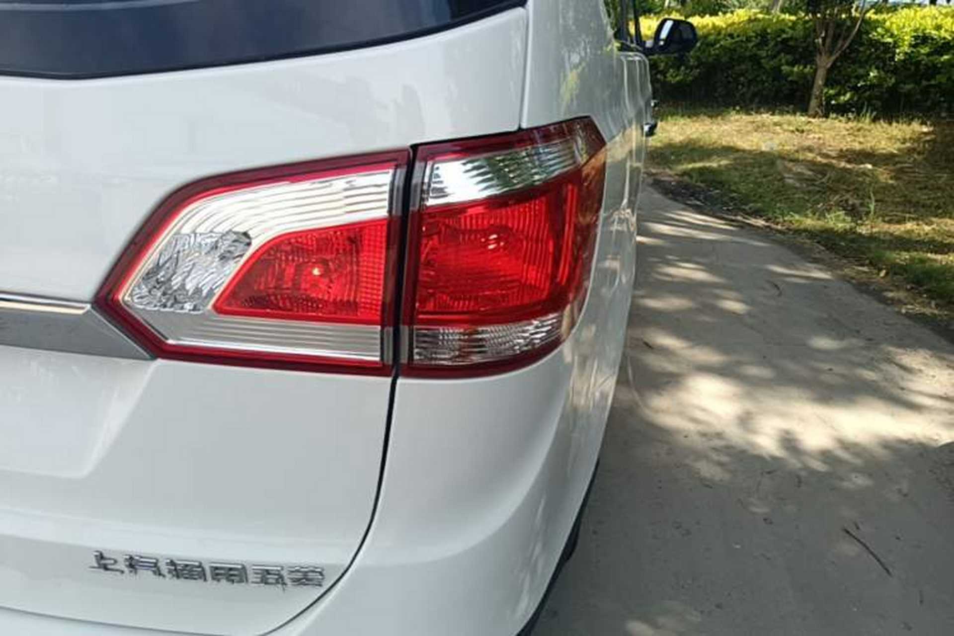 Used Baojun 730 2014 1.5L manual Comfort ESP version 7 seats Exterior 3