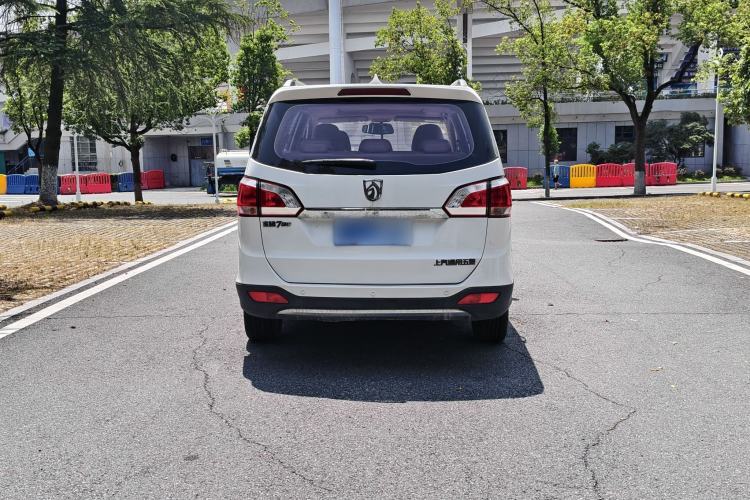Used Baojun 730 2014 1.5L manual luxury trim 7 seats Exterior 4
