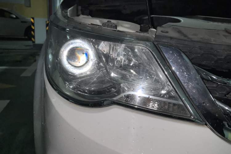 Used Baojun 730 2014 1.5L manual Comfort version 7 seats Exterior 6