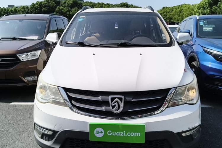 Used Baojun 730 2014 1.5L manual Comfort ESP version 7 seats Front