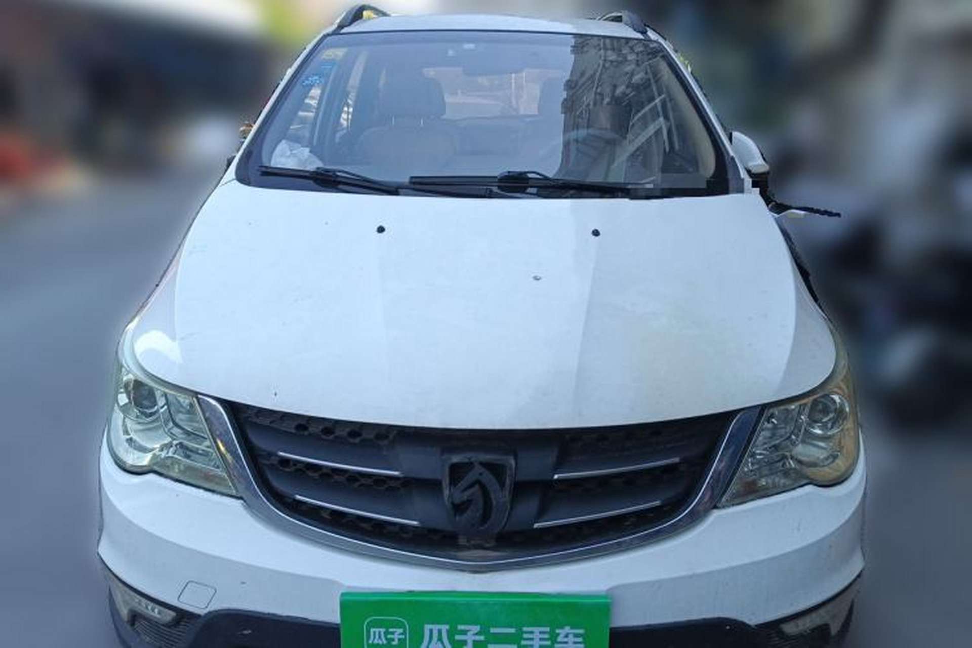Used Baojun 730 2014 1.5L manual Comfort version 7 seats Front